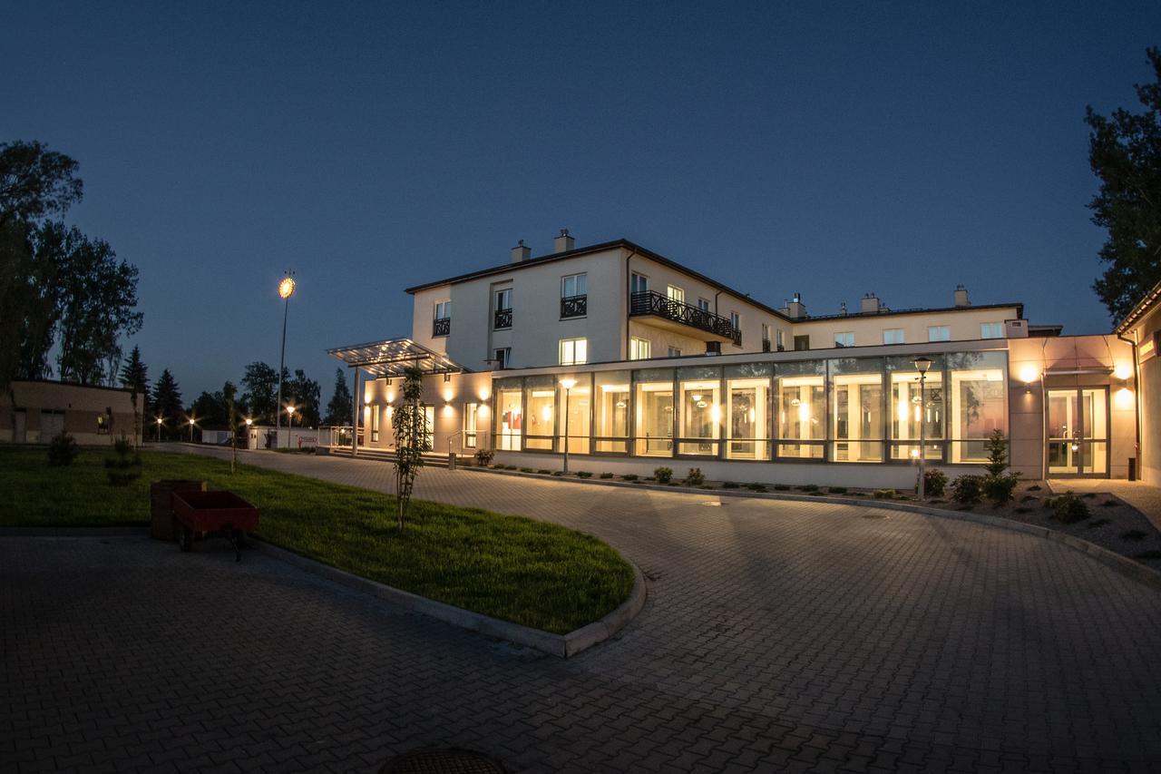 Hotel Radocza Park Business Exterior foto
